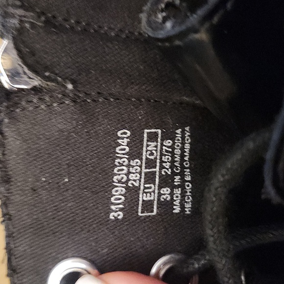 Zara kids black zip up combat boots. With studs size 38 (7) - Picture 8 of 9